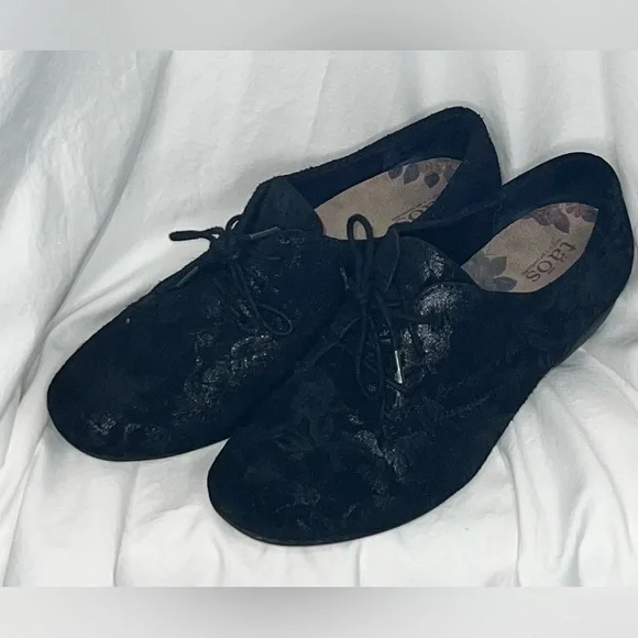 Taos Cobbler Oxford Comfort Dress Shoe Black Suede/Metallic Floral Size 7 - Picture 2 of 4